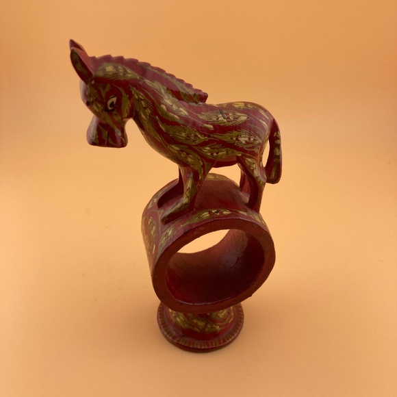 Four Vintage Wooden Animal Shaped Napkin Rings from India Circa 1970s - Picture 4 of 8